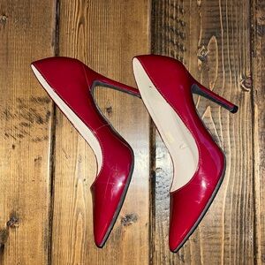 Burgundy stiletto heels 👠